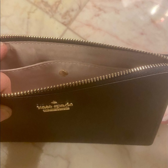 Kate Spade Wallet/Pouch - Picture 3 of 3